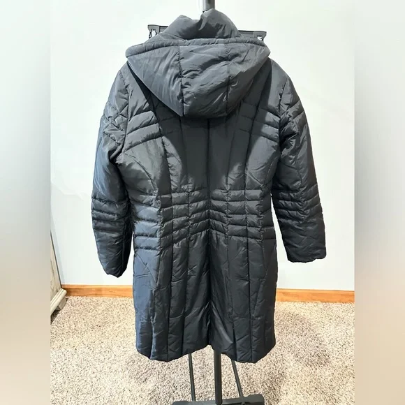Women’s Calvin Klein Puffy Coat - Picture 3 of 3